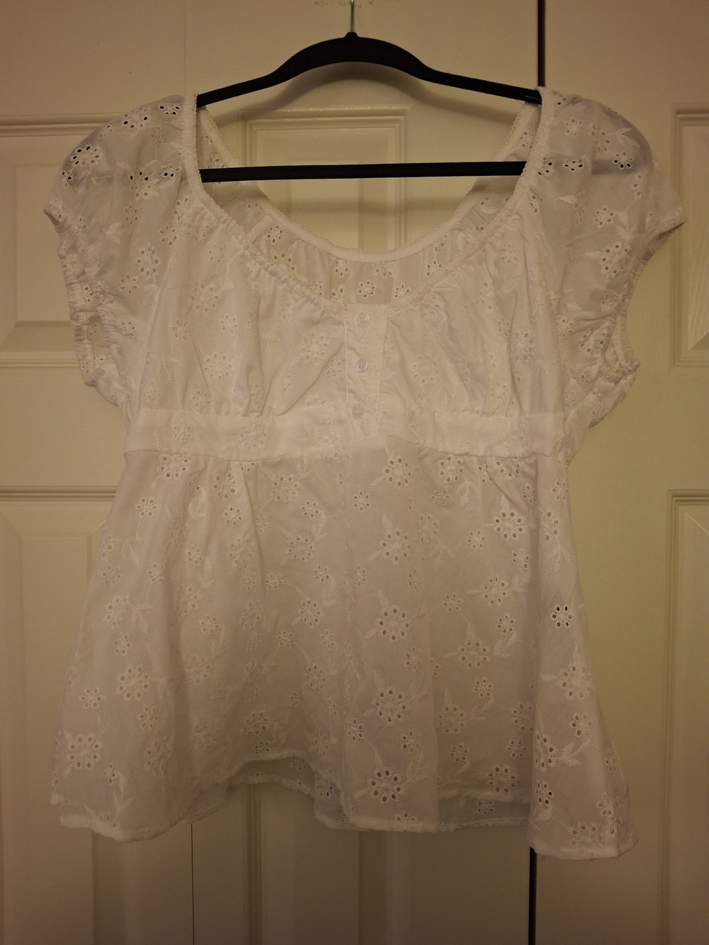 SHEIN White Eyelet Scoop Neck Cap Sleeve Blouse